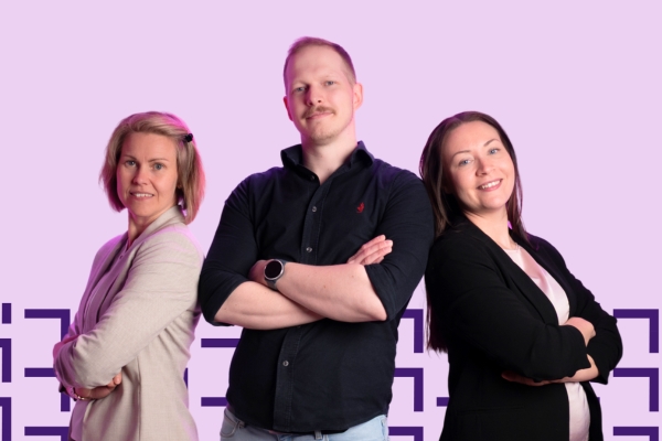 Kuvassa Mia, Eeva ja Kari, taloushallinnon asiantuntijayritys Aitofinalta